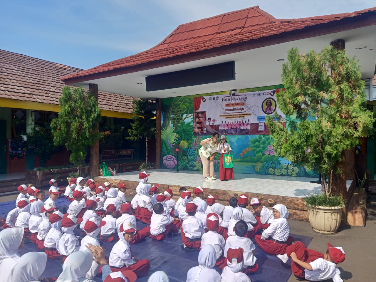 Wisata LiterAsyik Ke SDN Pekayon 03